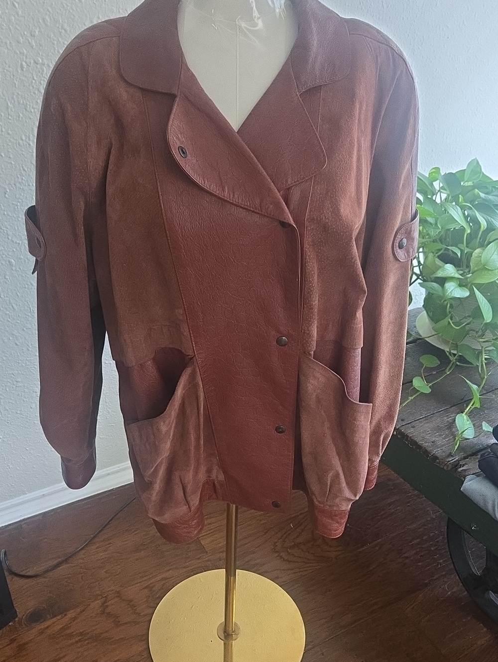 Avanti Women's Chestnut Brown Suede Leather Jacket